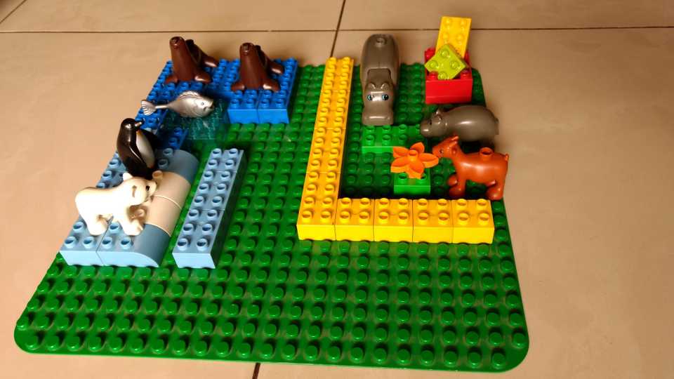 Lego Duplo Zoo with Animals